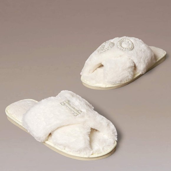 NWT Azazia Fuzzy Bride "I Do" Sand Slippers Women's 40-41 (US 9) - Picture 3 of 7